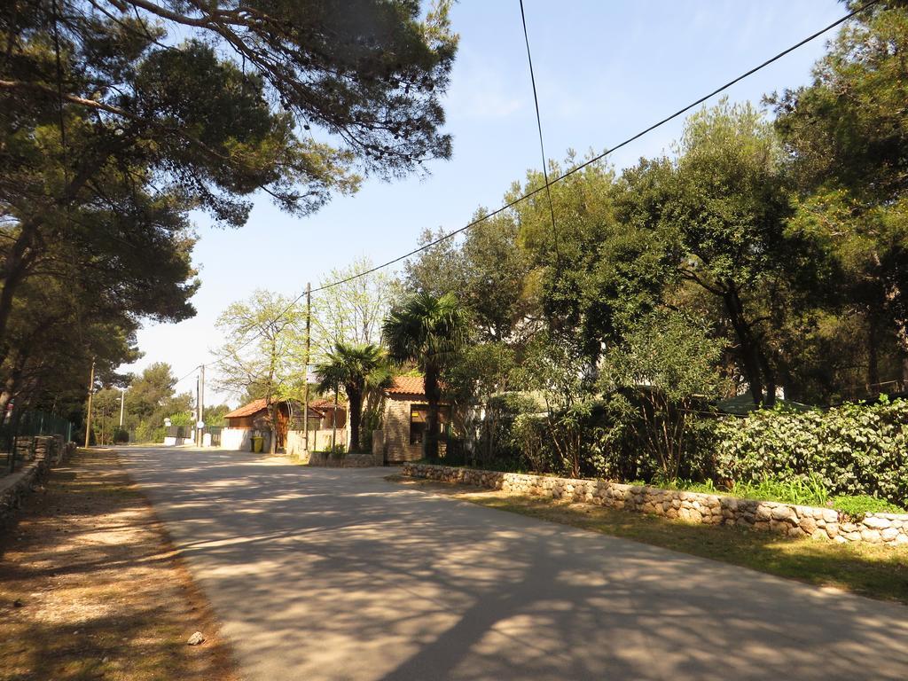 Apartments Karaba Pakoštane Exterior foto