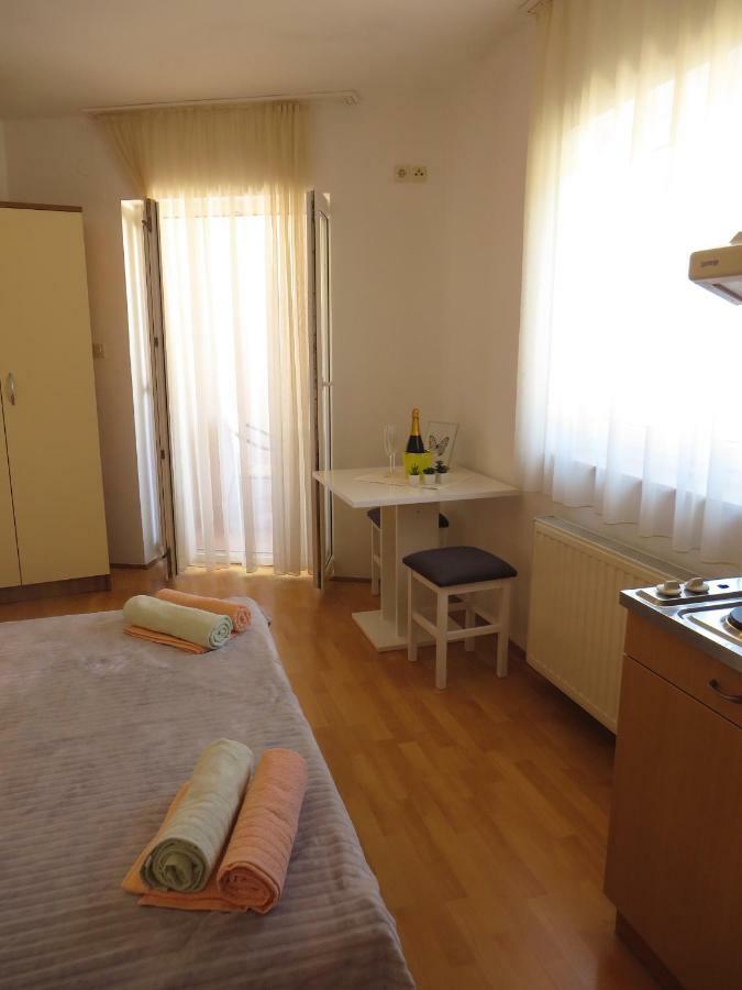 Apartments Karaba Pakoštane Habitación foto
